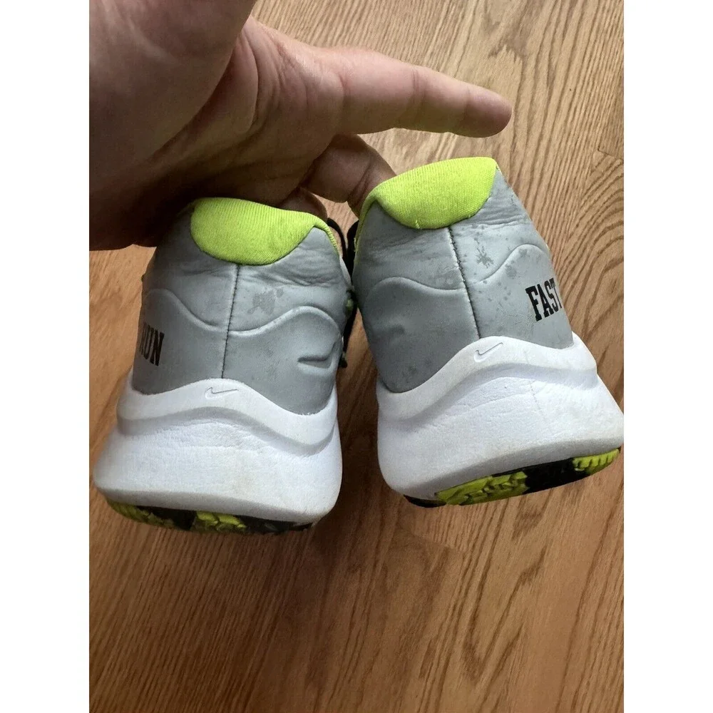 Nike Star Runner 3 Play Sneakers Black/Green DJ1512-001‎ Youth Size 7Y